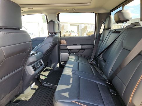New 2026 Ford F250 Lariat w/ Black Appearance Package AWD/4WD image 9