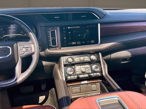 Used 2023 GMC Yukon Denali Ultimate AWD/4WD image 6