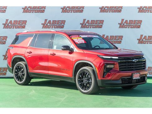 Used 2024 Chevrolet Traverse LT w/ Midnight/Sport Edition FWD image 1