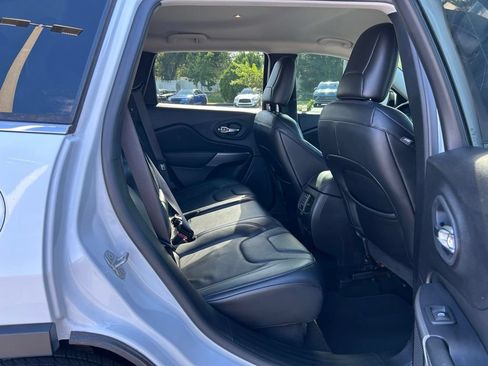 Used 2021 Jeep Cherokee Latitude Lux w/ Comfort/Convenience Group FWD image 45