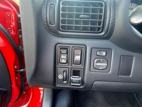 Used 2002 Toyota MR2 RWD image 35