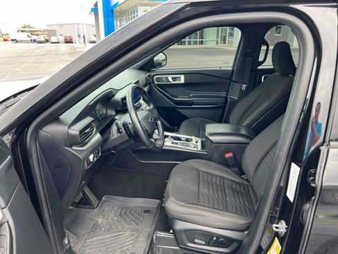 Used 2020 Ford Explorer XLT AWD/4WD image 6