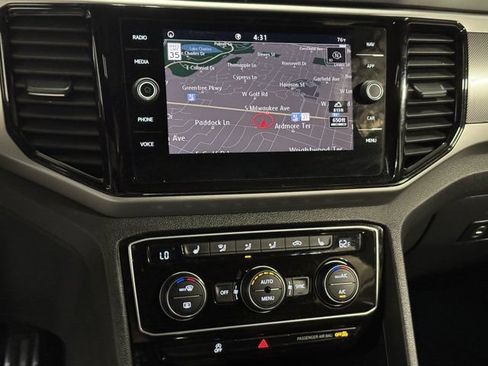 Used 2020 Volkswagen Atlas Cross Sport SEL R-Line FWD image 8