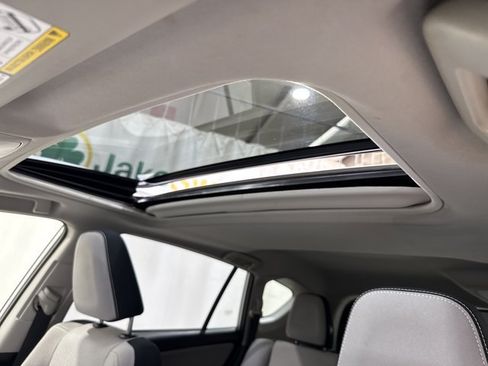 Used 2016 Toyota RAV4 XLE AWD/4WD image 23