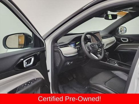 Certified 2025 Jeep Compass Limited AWD/4WD image 11