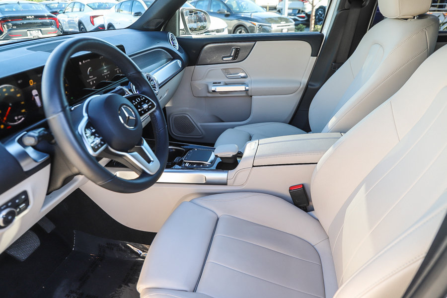Used 2022 Mercedes-Benz GLB 250 w/ Premium Package Lite image 20