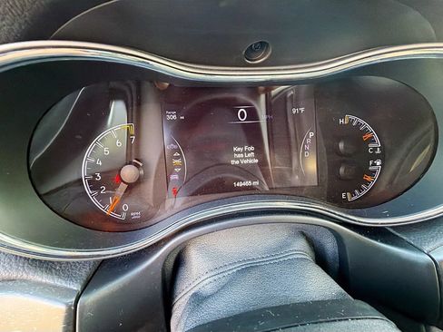 Used 2017 Jeep Grand Cherokee Altitude AWD/4WD image 40