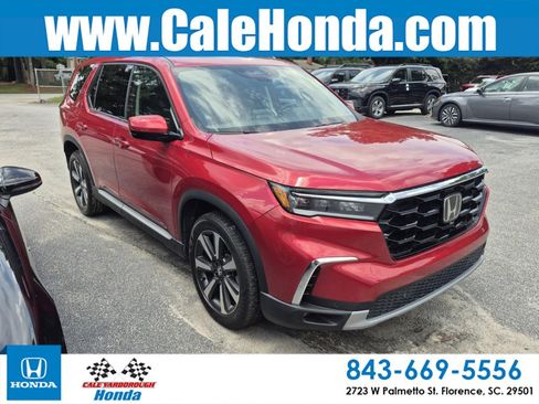 Certified 2024 Honda Pilot Touring image 1