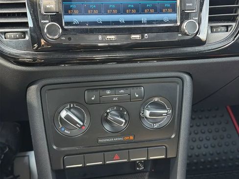 Used 2015 Volkswagen Beetle 1.8T image 19