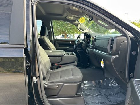 Used 2025 Chevrolet Silverado 1500 LT image 38