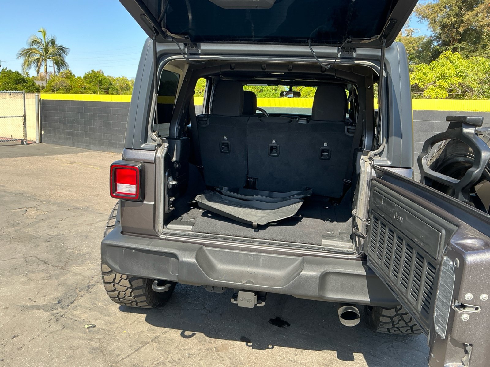 Used 2021 Jeep Wrangler Unlimited Sport AWD/4WD image 26