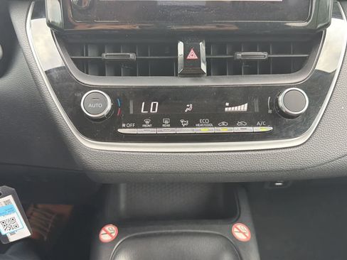 Used 2024 Toyota Corolla LE FWD image 17