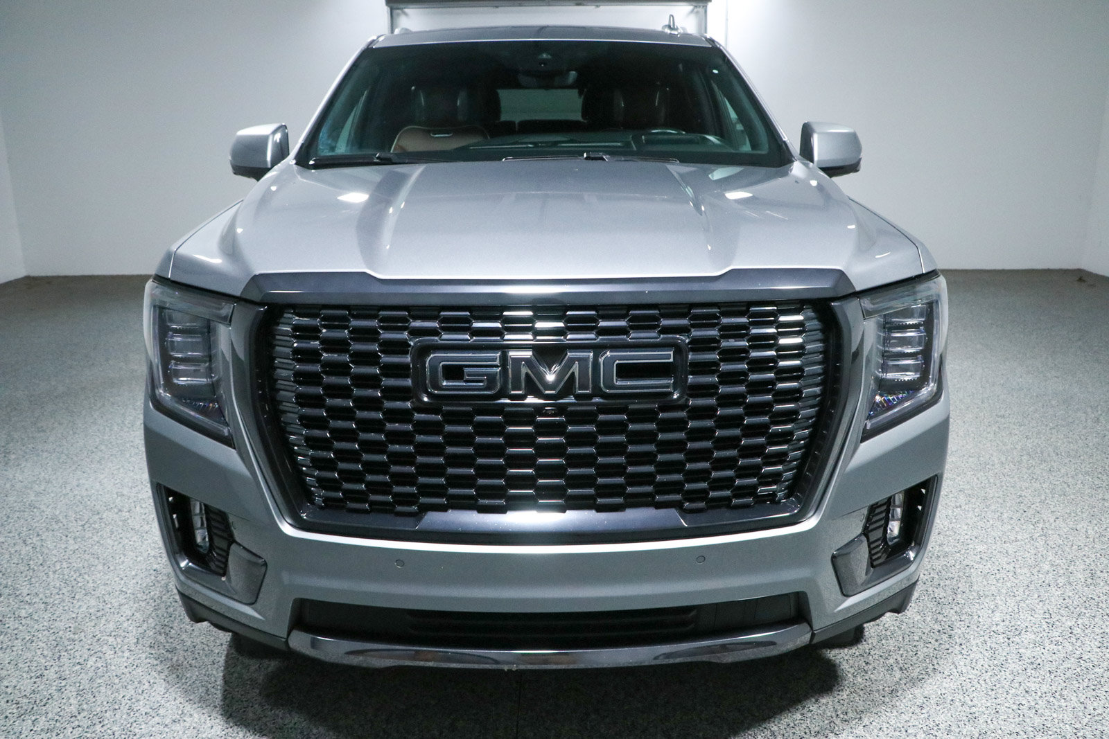 Used 2023 GMC Yukon Denali Ultimate AWD/4WD image 4