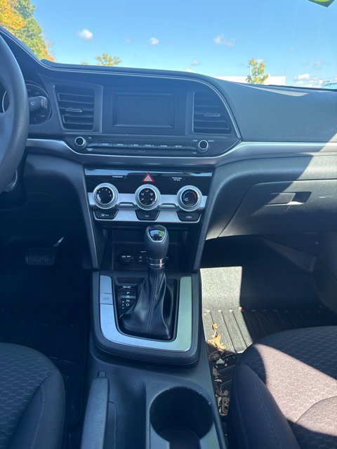 Used 2019 Hyundai Elantra SE w/ Cargo Package FWD image 16