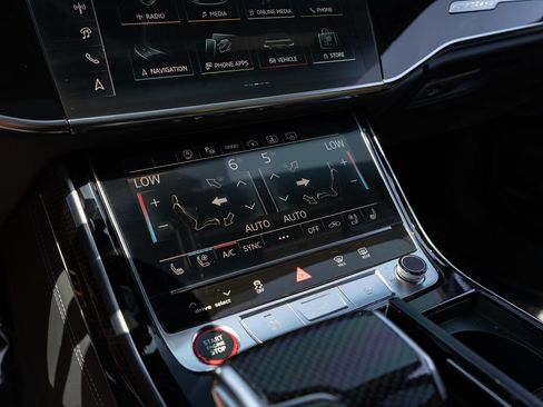 Used 2024 Audi S8 AWD/4WD image 64