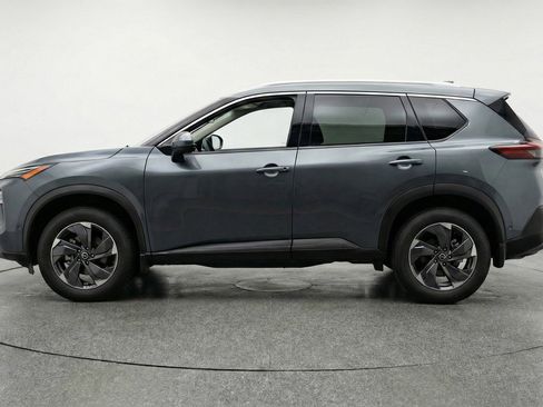 Used 2025 Nissan Rogue SV FWD image 5