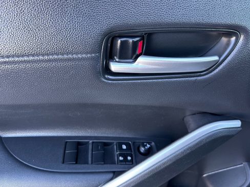 Used 2023 Toyota Corolla Cross XLE image 10