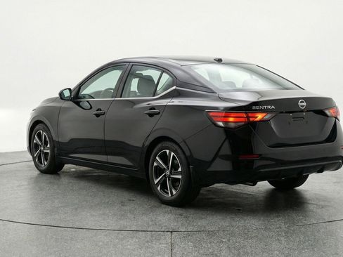 Used 2025 Nissan Sentra SV image 6