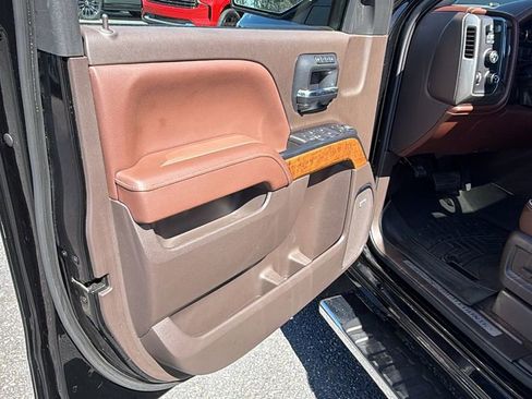 Used 2015 Chevrolet Silverado 1500 High Country w/ High Country Premium Package image 11