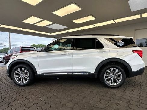 Certified 2023 Ford Explorer XLT w/ Equipment Group 202A AWD/4WD image 2