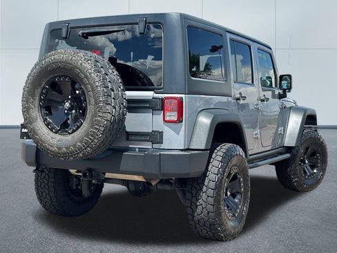 Used 2015 Jeep Wrangler Unlimited Rubicon w/ Connectivity Group AWD/4WD image 2