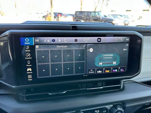 Used 2025 Jeep Wrangler Sahara 4xe image 24