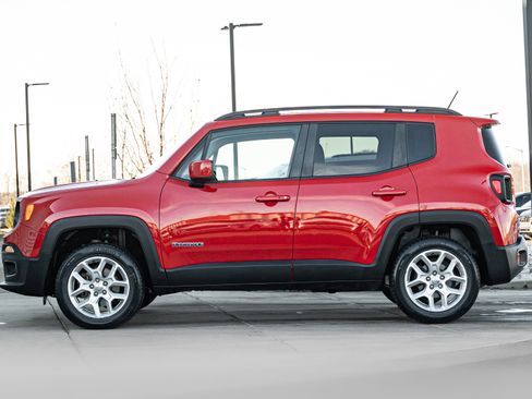 Used 2016 Jeep Renegade Latitude w/ Safety & Security Group image 6