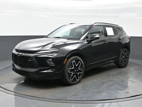 Used 2023 Chevrolet Blazer RS w/ Driver Confidence II Package image 2