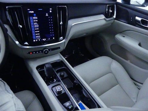 Used 2024 Volvo S60 B5 Plus image 15