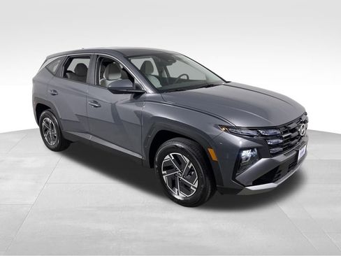 New 2026 Hyundai Tucson Blue SE image 7