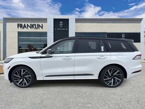 New 2026 Lincoln Aviator Black Label w/ Black Label Special Edition AWD/4WD image 4