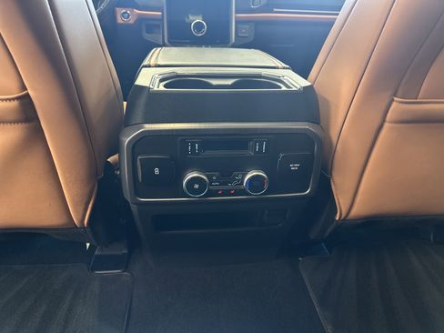 Used 2022 Ford Expedition Platinum image 28