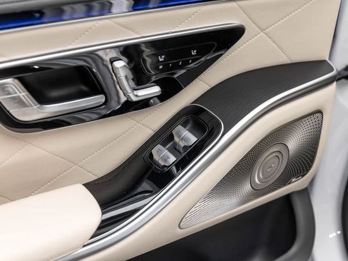 Used 2025 Mercedes-Benz S 580 4MATIC Sedan image 31