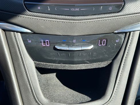 Used 2019 Cadillac XT5 Luxury w/ LPO, Black Ice Package image 22