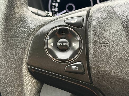 Used 2017 Honda HR-V EX image 29