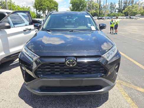 Used 2021 Toyota RAV4 XLE Premium FWD image 2