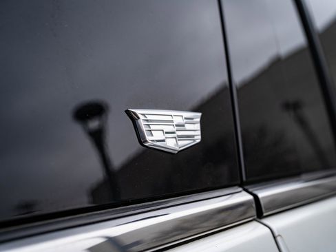 Used 2021 Cadillac Escalade ESV Premium Luxury image 21