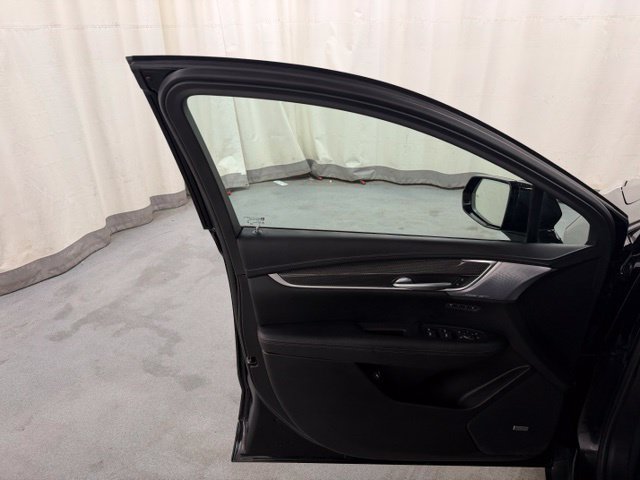 Used 2025 Cadillac XT5 Sportv w/ LPO, Floor Liner Package AWD/4WD image 11