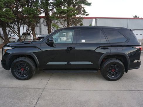 Used 2023 Toyota Sequoia TRD Pro AWD/4WD image 23