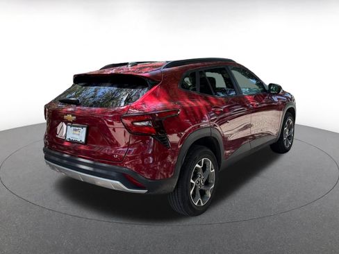 Used 2025 Chevrolet Trax LT FWD image 12