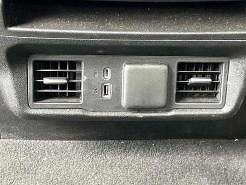 Used 2022 Chevrolet Silverado 1500 LT AWD/4WD image 12