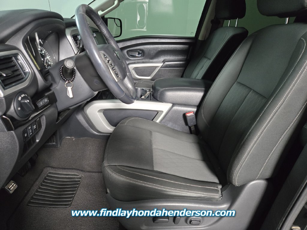 Used 2017 Nissan Titan SV RWD image 14