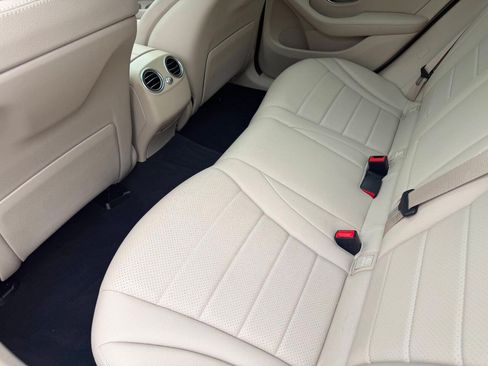 Used 2019 Mercedes-Benz GLC 300 4MATIC image 22