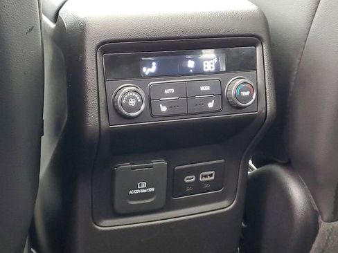 Used 2023 GMC Acadia Denali w/ Denali Ultimate Package AWD/4WD image 18