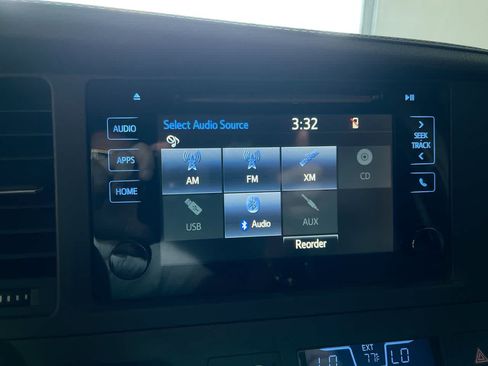 Used 2015 Toyota Sienna SE FWD image 16