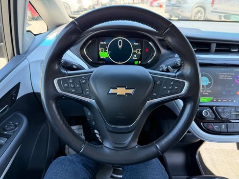 Used 2019 Chevrolet Bolt Premier w/ Infotainment Package FWD image 24