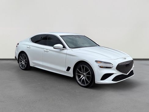 Used 2023 Genesis G70 2.0T image 7
