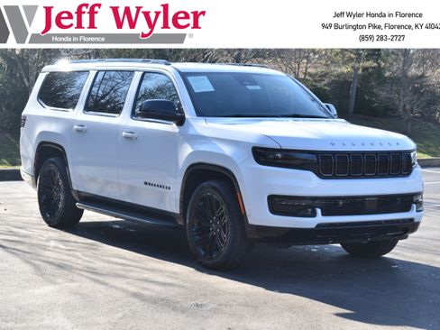 Used 2025 Jeep Wagoneer L Series II w/ Premium Group I image 1