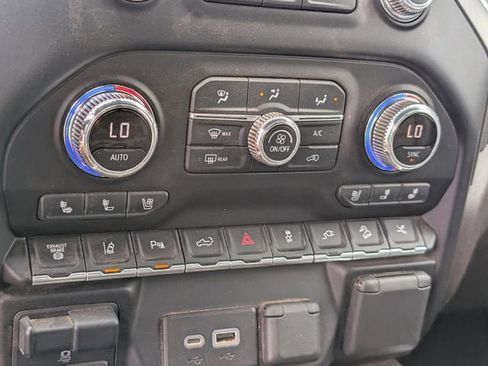 Used 2022 GMC Sierra 2500 Denali w/ Denali Ultimate Package image 16