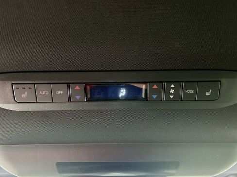 New 2026 Toyota Sienna Platinum image 23